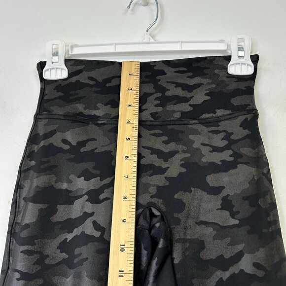 Spanx Faux Leather Camo Leggings Women’s Size Small - Picture 9 of 10